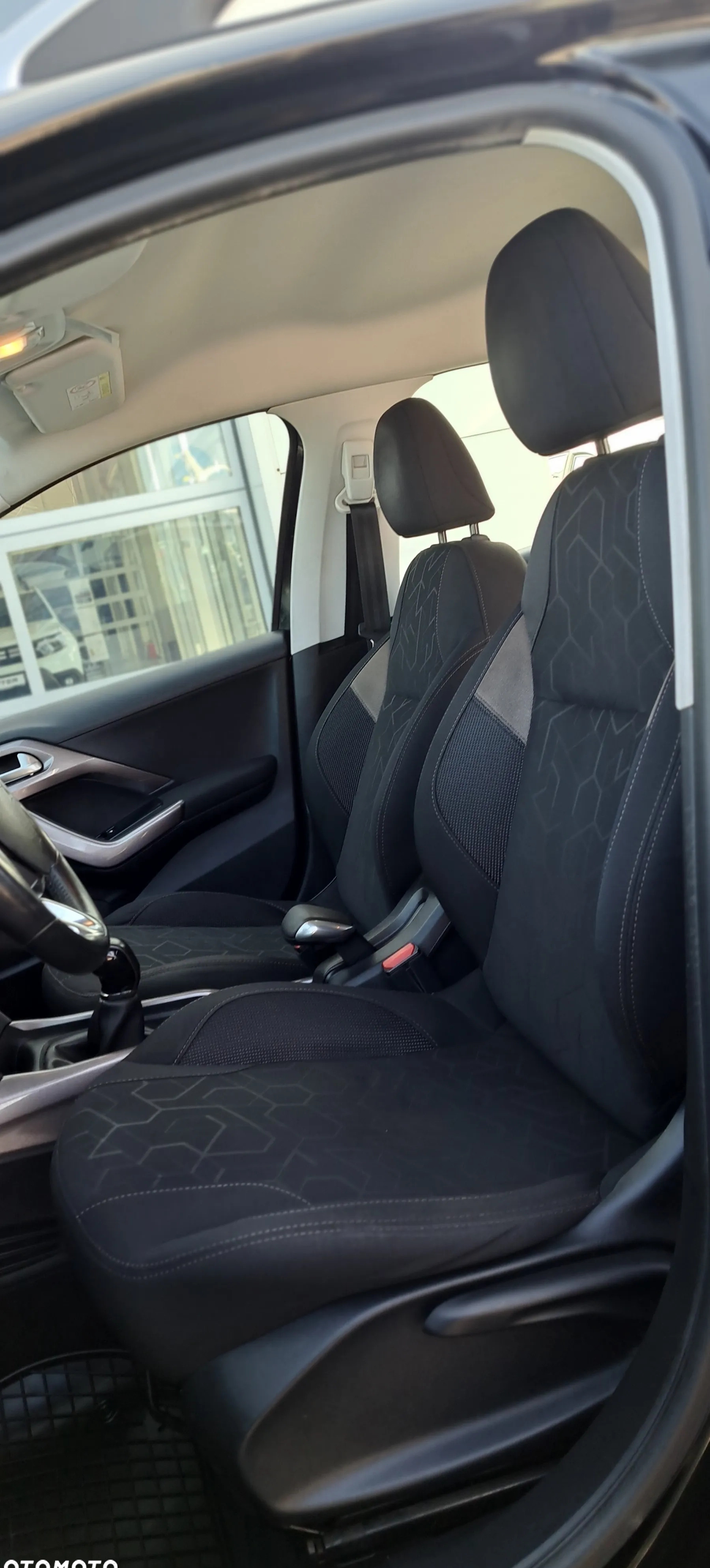Peugeot 2008 cena 37777 przebieg: 128700, rok produkcji 2015 z Rumia małe 79